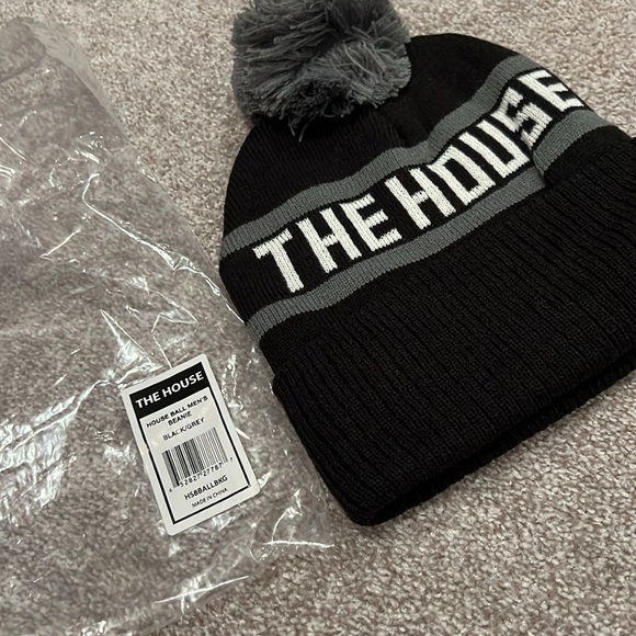 The House Snow Hat *NWT* - Picture 2 of 3